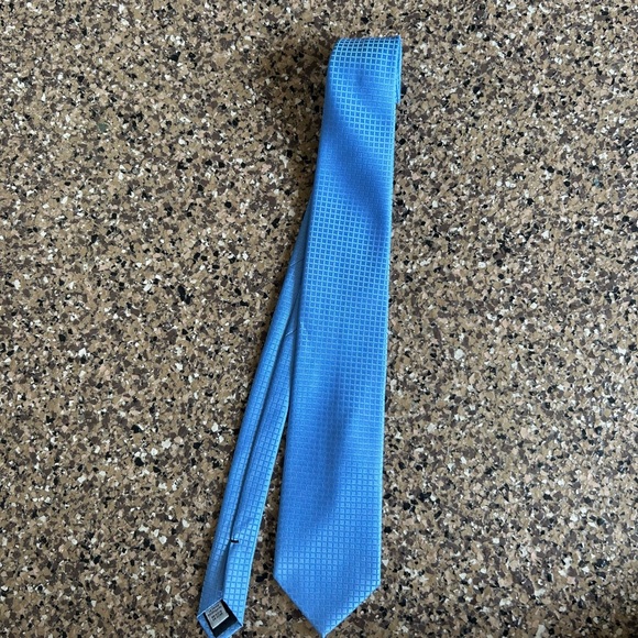 Geoffrey Beene Other - Geoffrey Beene Light Blue Textured Men's Tie